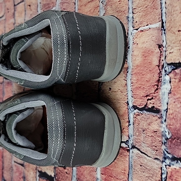 MERRILL PERFORMANCE FOOTWEAR, WOMANS SIZE 5.5 EUC - Picture 8 of 11